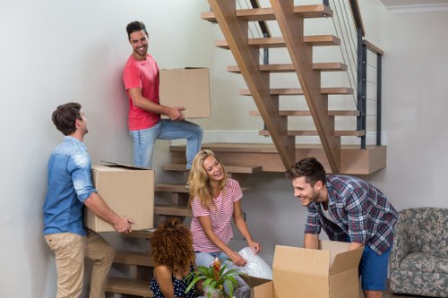 Moving truck service for homes and flats in Chiswick